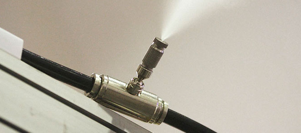 Туман высокого давления. Система туманообразования в кафе. Система туманообразования в ландшафте. Форсунки для увлажнения воздуха высокого давления. Система туманообразования микроклимат.